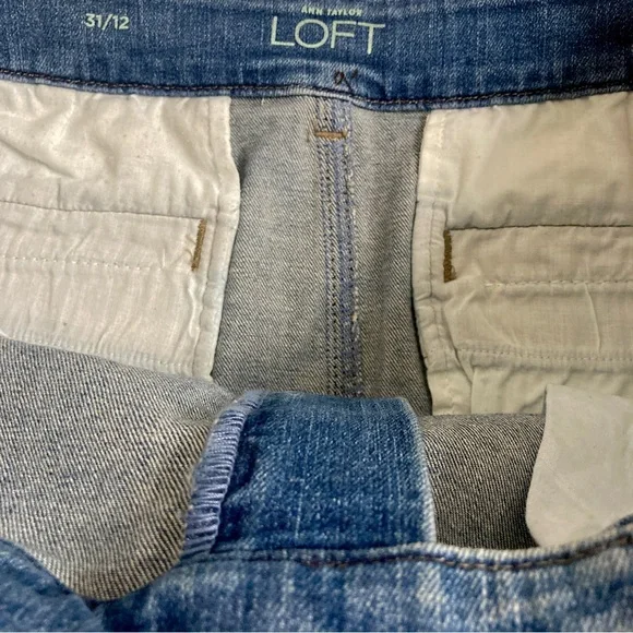 Ann Taylor Loft Light Wash Denim Jean Mini Skirt With Four Pockets - Size 31/12 - Picture 6 of 9